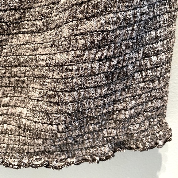 UK2LA โข Grey stretchy long sleeve crop top - Picture 5 of 9